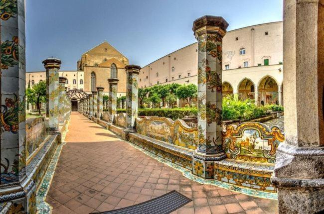 Donna Luisa A Santa Chiara Panzió Nápoly Kültér fotó